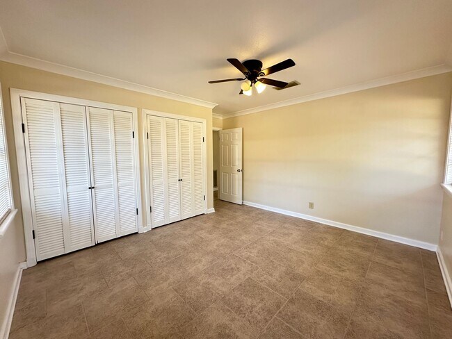 Building Photo - GORGEOUS 4/3 BROADMOOR HOME-UPDATED-MUST SEE!