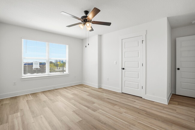 Building Photo - 105 Foxtail Wy