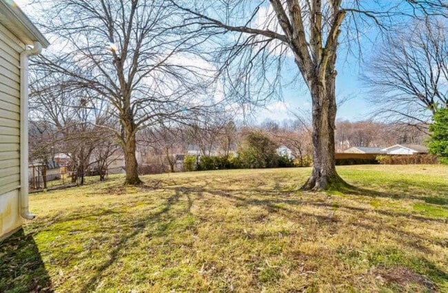 Building Photo - 4543 Kingston Rd