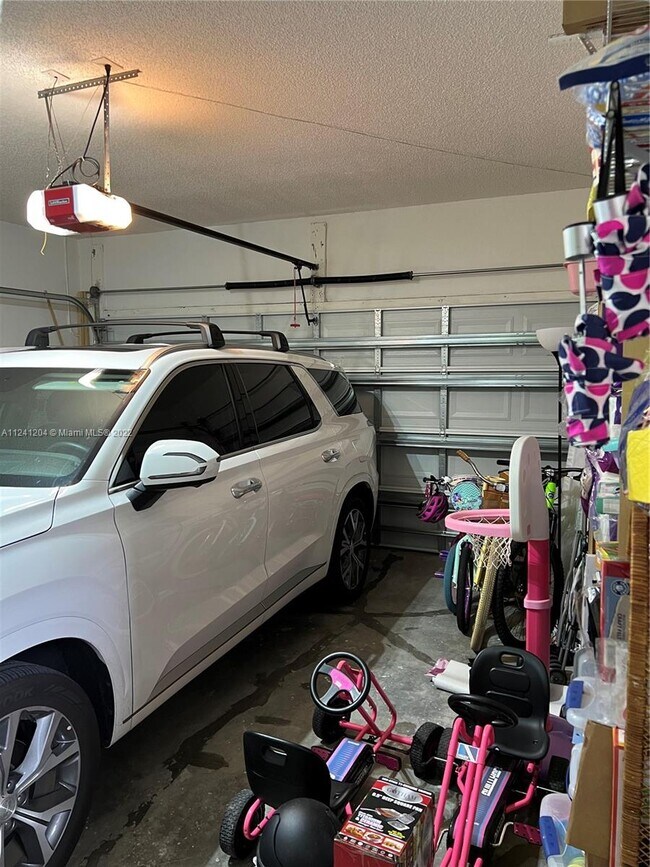 Building Photo - 803 SW 118th Ave