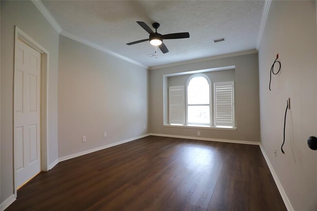 Building Photo - 21631 Live Oaks Spring Dr