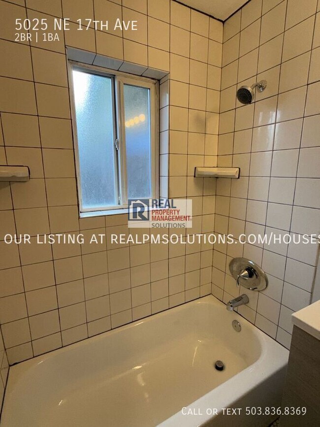 Building Photo - 5025 NE 17th Ave