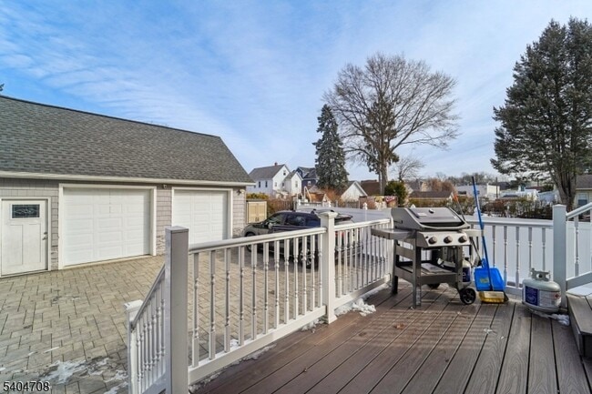 Building Photo - 204 Harrison St