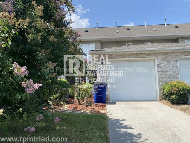 Building Photo - 2409 Autumn Mist Dr