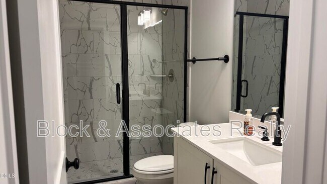 Building Photo - 200 E Moore St