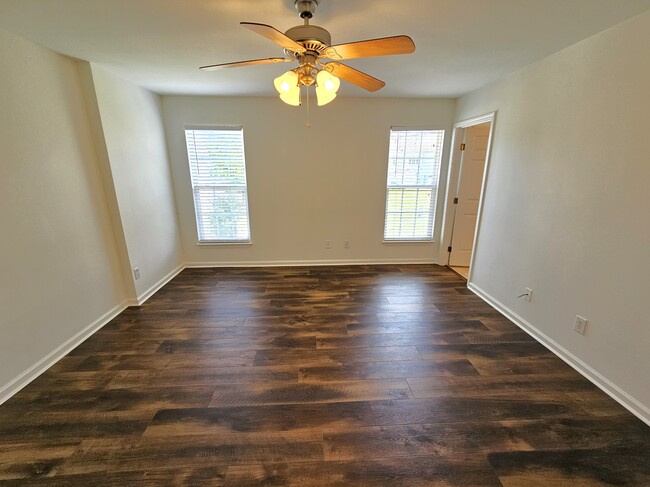 Building Photo - 205 Spring Crossing Cir