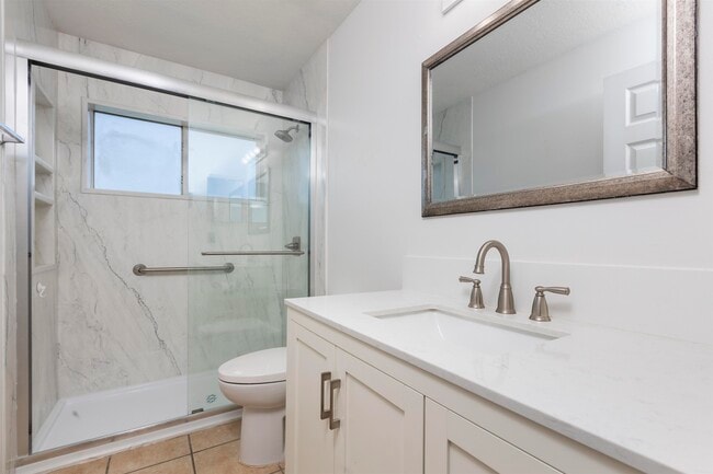 Building Photo - 206 16th St