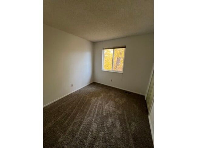 Building Photo - 7644 S Holland Way