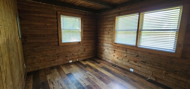 Building Photo - 7307 Rhodes Ln