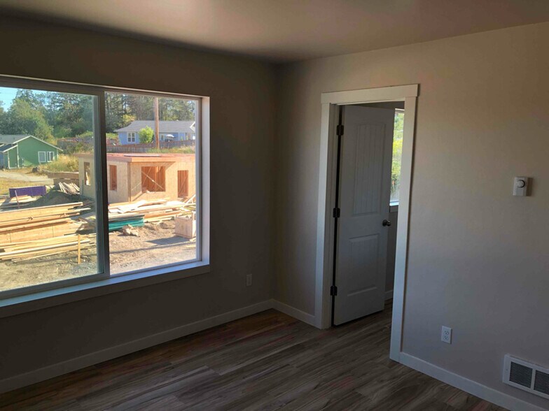 Building Photo - 746 Hamilton Ranch Rd