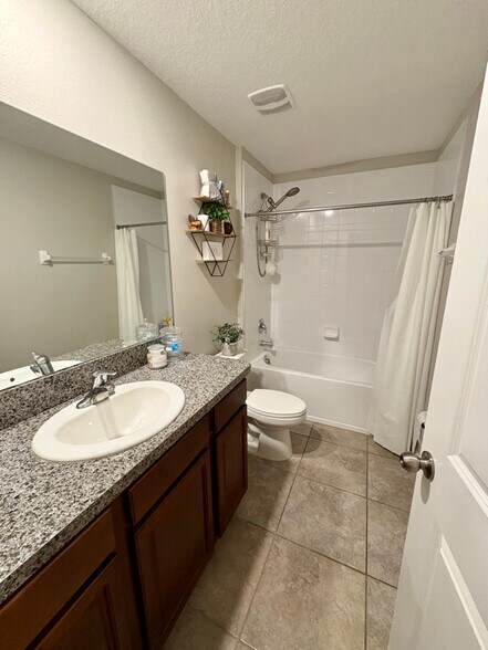 Building Photo - 1804 Broad Winged Hawk Dr