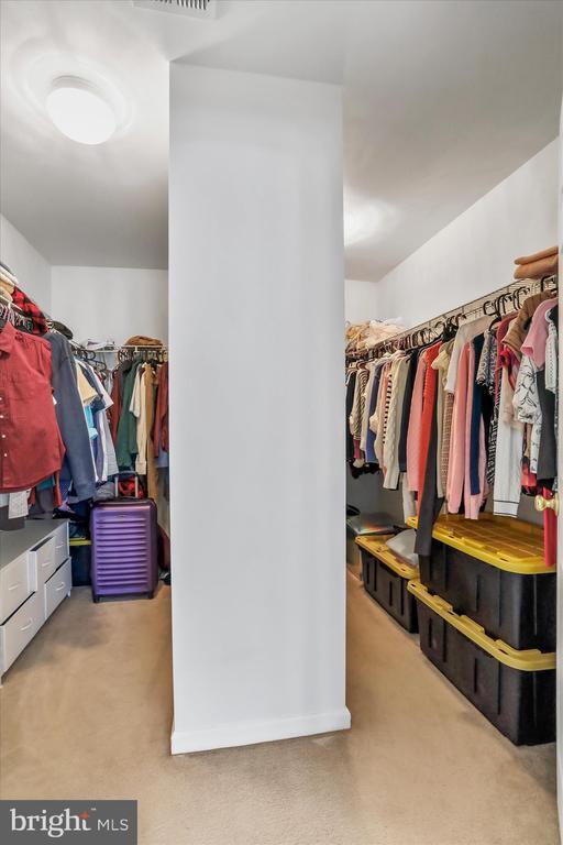 Building Photo - 301 Fontana Cir