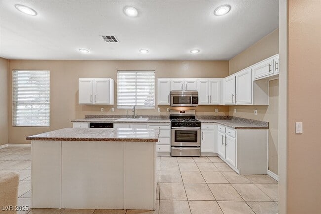 Building Photo - 1332 Dream Valley St
