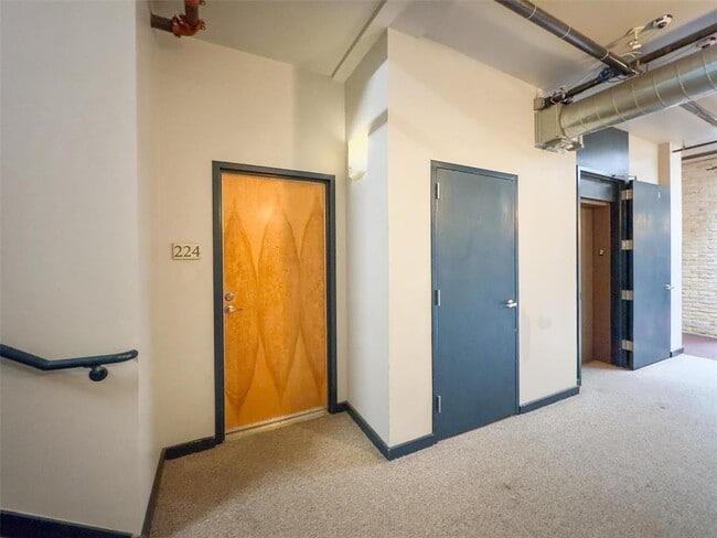Building Photo - 411 Brazos St