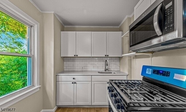 Building Photo - 6 Armstrong St