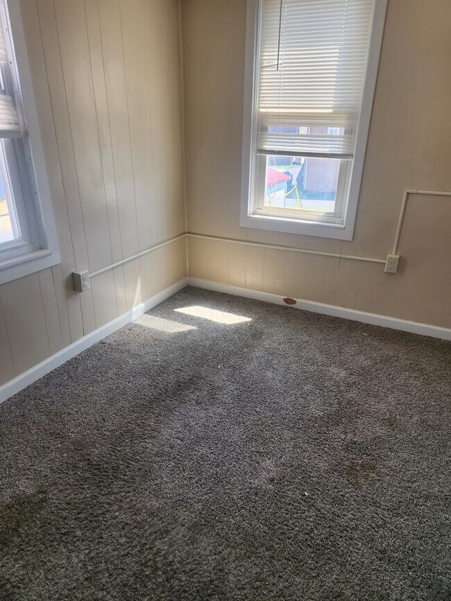 Building Photo - 29 S F St