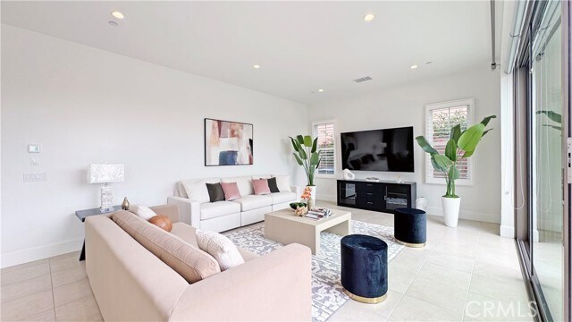 Building Photo - 236 Oceano
