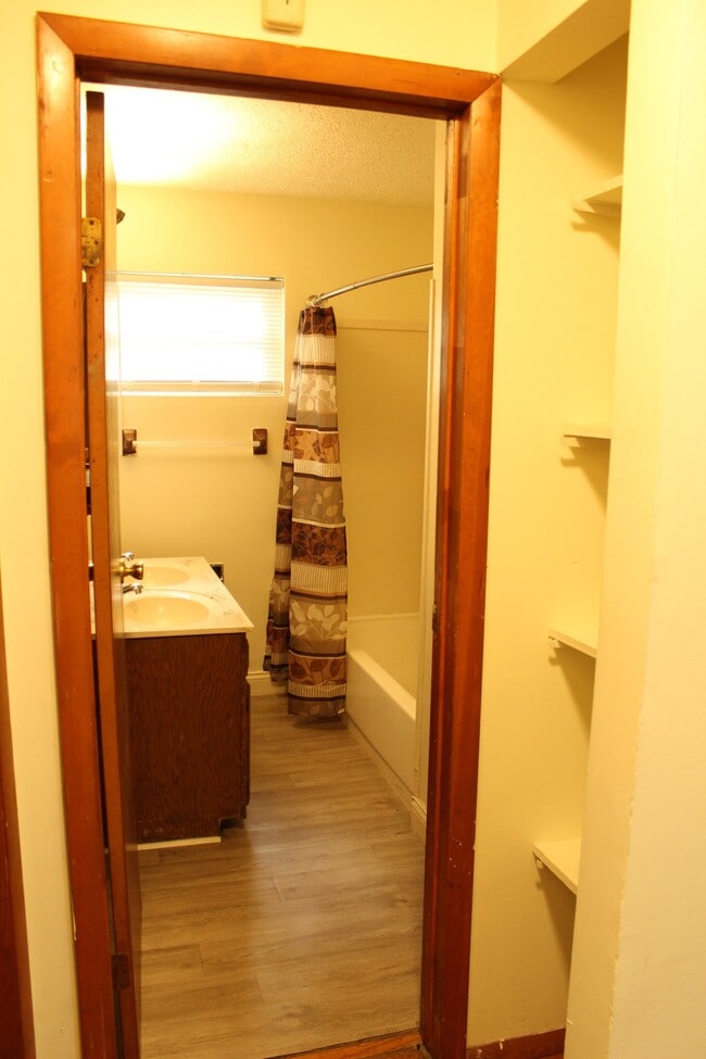 Building Photo - 3301 Scottwood Rd