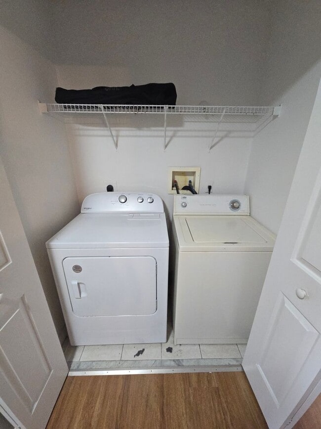 Building Photo - 3/3 Townhome In Valrico