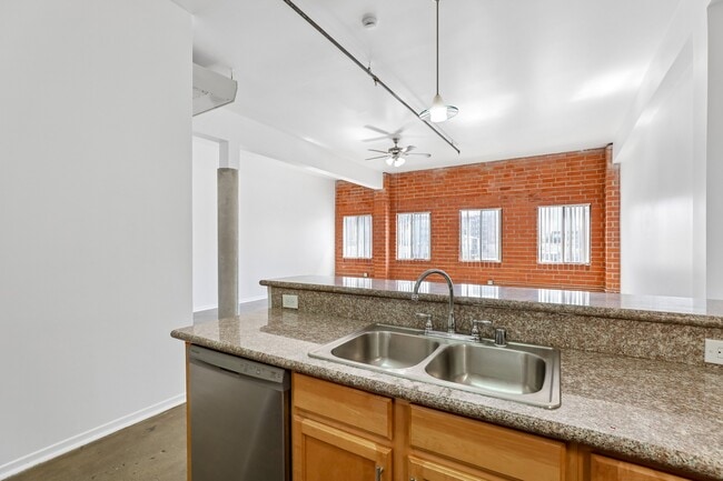 Floorplan - 1725 W. 6th St