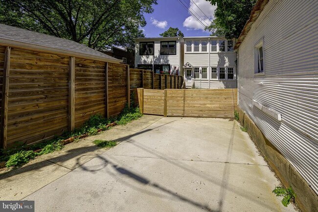 Building Photo - 3712 Garfield St NW