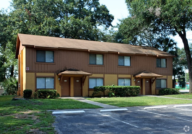 Building Photo - Oak Clusters Townhomes