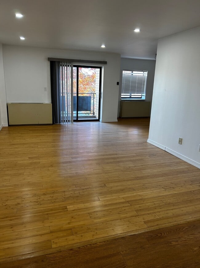 Building Photo - 80 Richmond Hill Rd