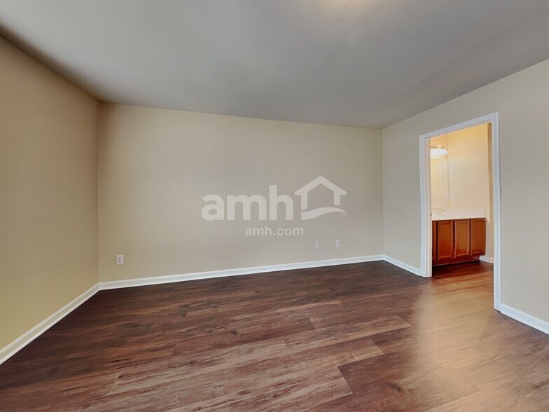 Building Photo - 14308 Foxcroft Rd