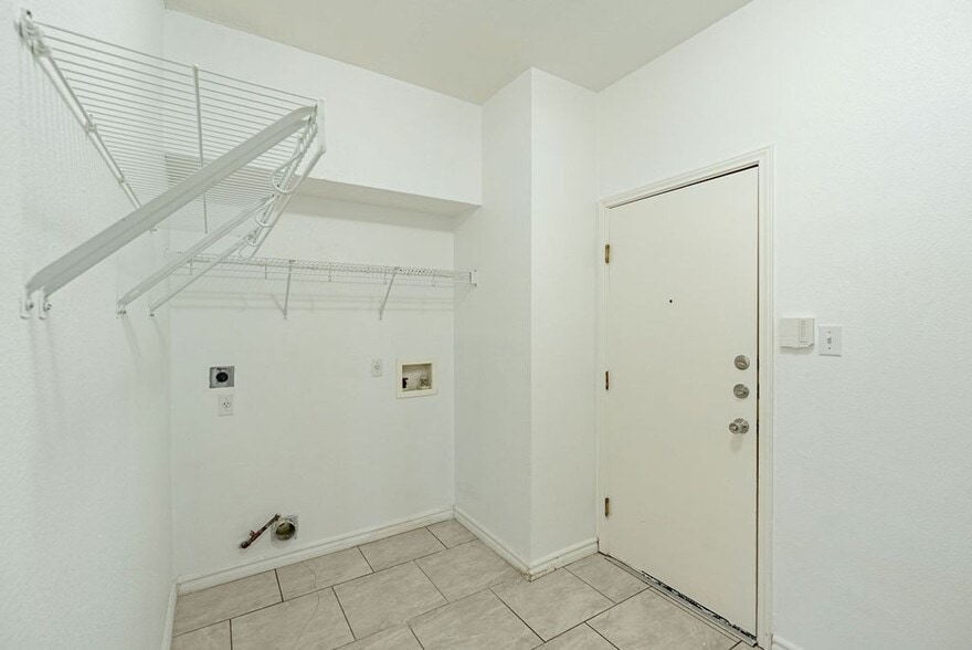Building Photo - 1016 Tom Seaver Pl