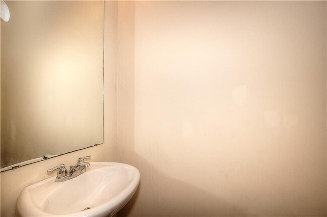 Building Photo - 1230 Dianne Dr