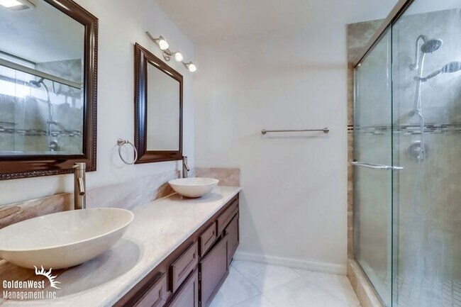 Building Photo - Captivating 3Bdm 2Ba Home in Rancho San Diego