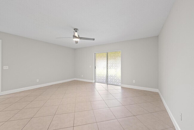 Building Photo - 12904 159th Ct N