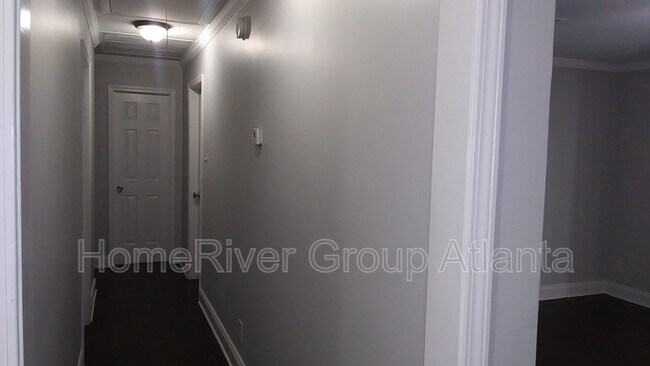 Building Photo - 1715 Highland Pl