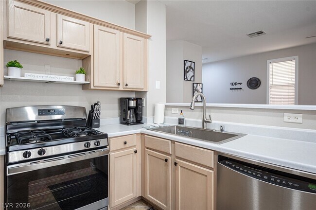 Building Photo - 641 Solitude Point Ave