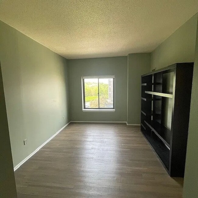 Building Photo - Wonderful 1 BR/1BA unit in the Observatory...