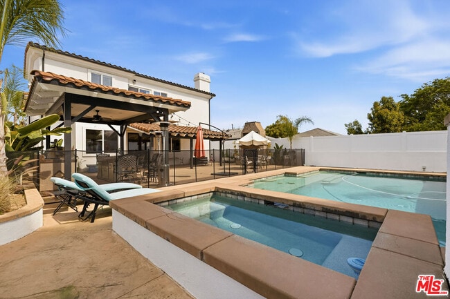 Building Photo - 1832 11th St