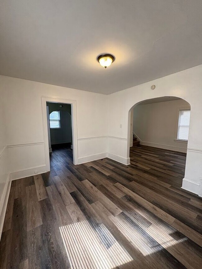Building Photo - Two bedroom one bathroom home for rent