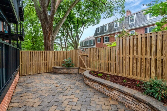 Building Photo - 2 Bedroom 2 Bathroom Condo Available for Rent