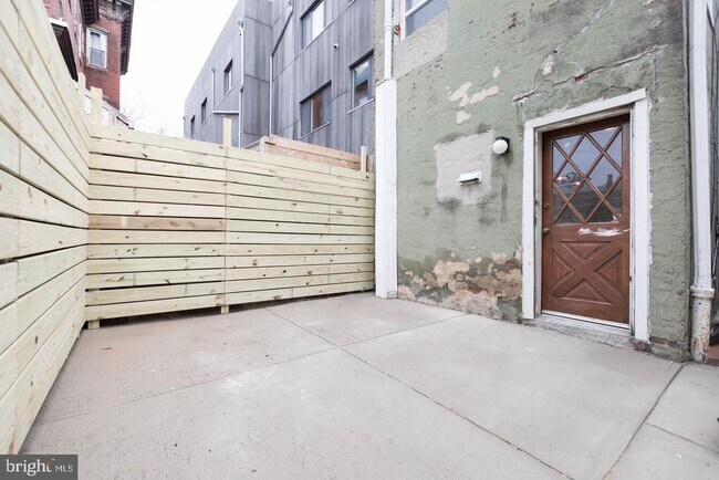 Building Photo - 2322 Memphis St