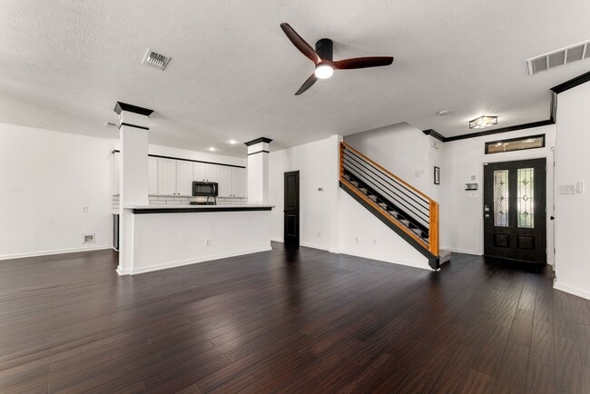 Building Photo - 5350 Brookway Dr