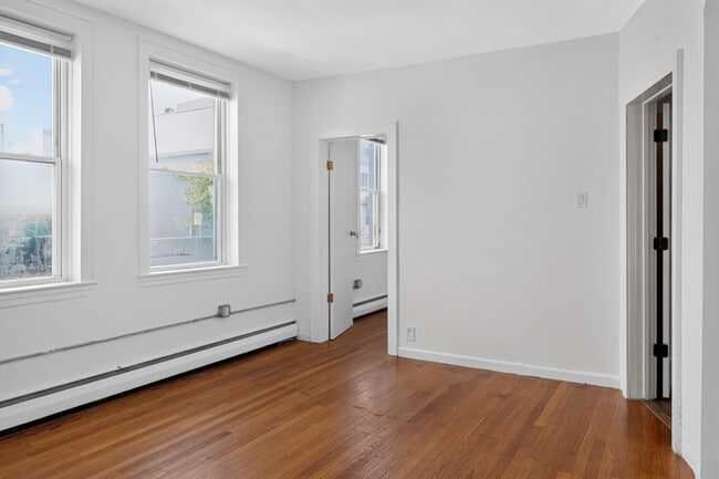 Building Photo - 352 Avenue C