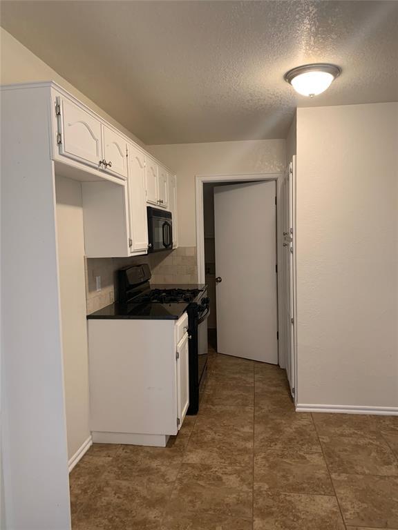Building Photo - 2514 Lakecrest Dr