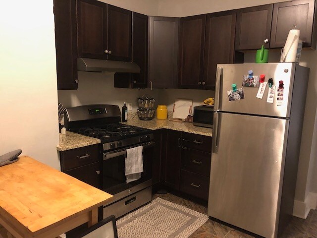 Kitchen - 656 Iglehart Ave