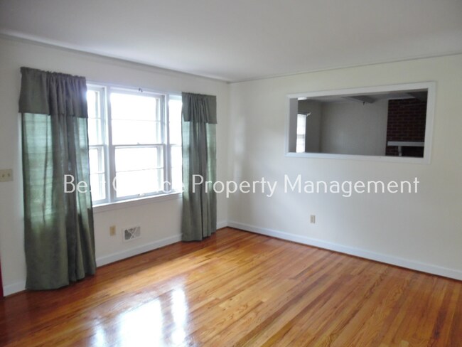 Building Photo - 205 Le Ann Dr