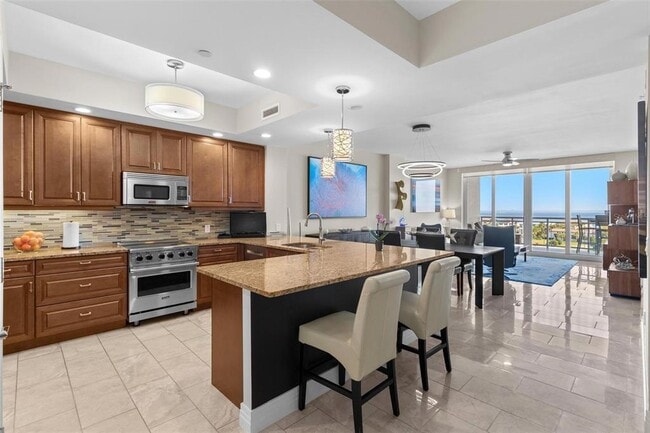 Building Photo - 1325 Snell Isle Blvd NE