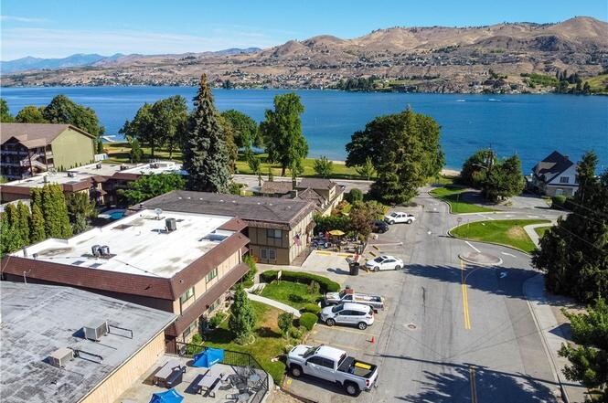 Building Photo - 113 N E Center St