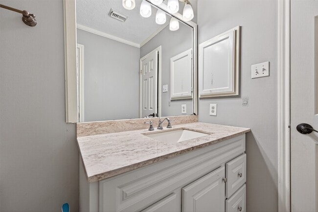 Building Photo - 7814 Millbrook Dr