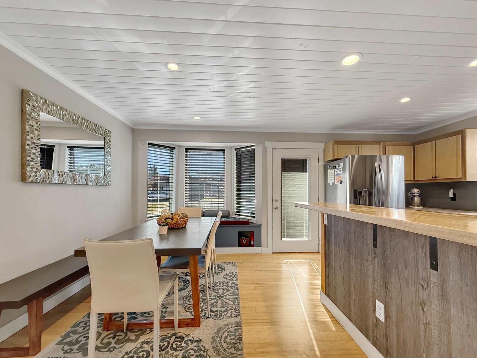 Building Photo - 237 W Alder St