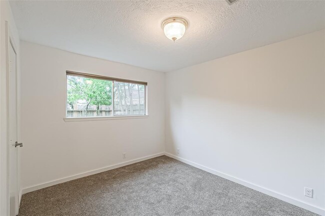 Building Photo - 2314 Silver Sage Dr