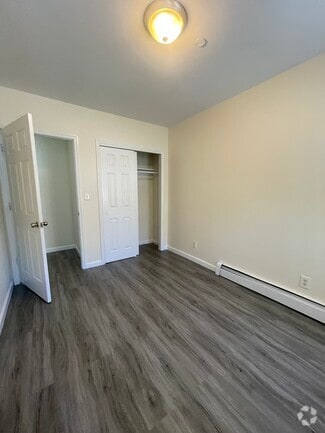 Building Photo - 102 28th Ave